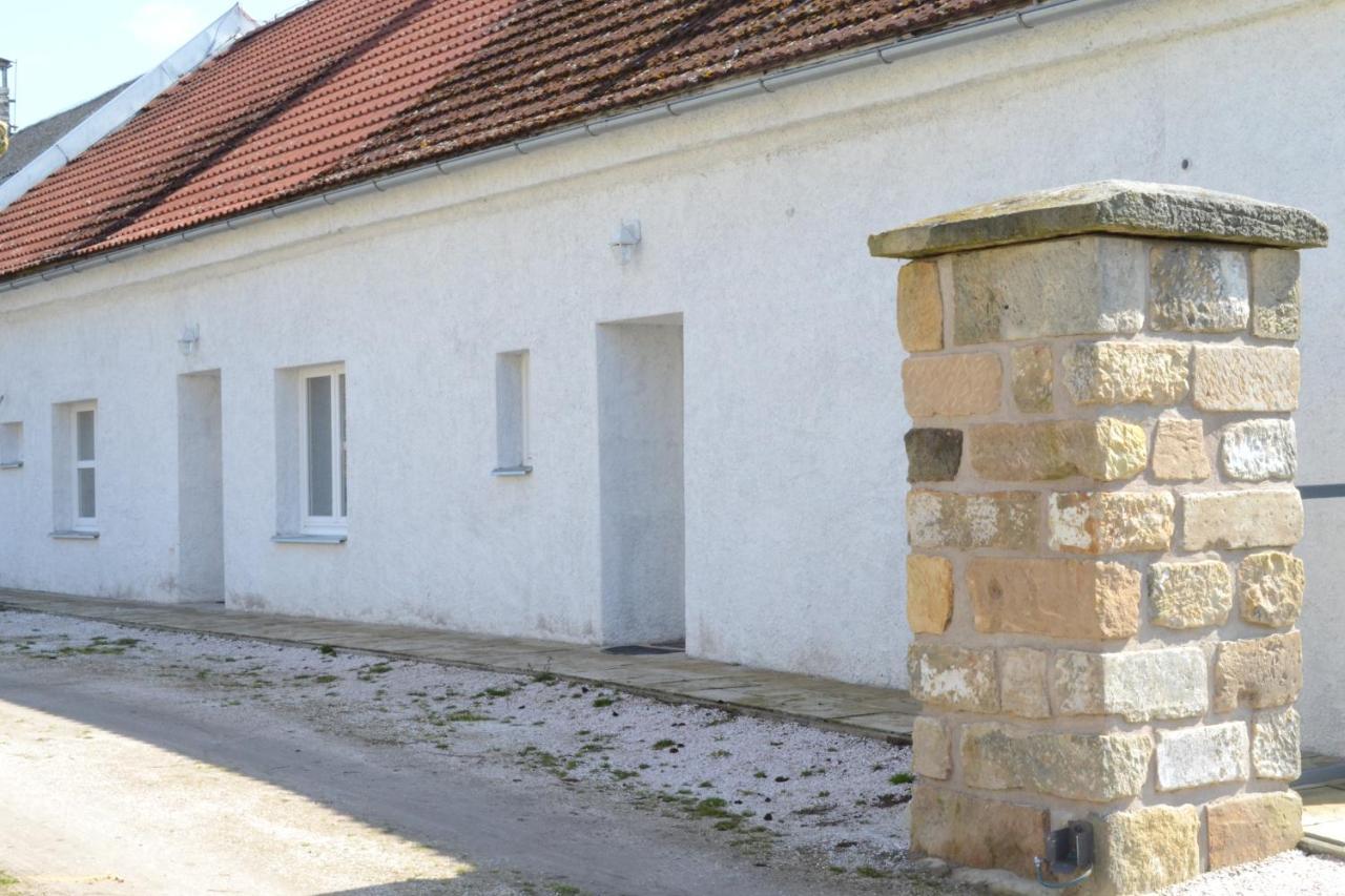 Dvur Dolenec Apartment Rohoznice  Luaran gambar
